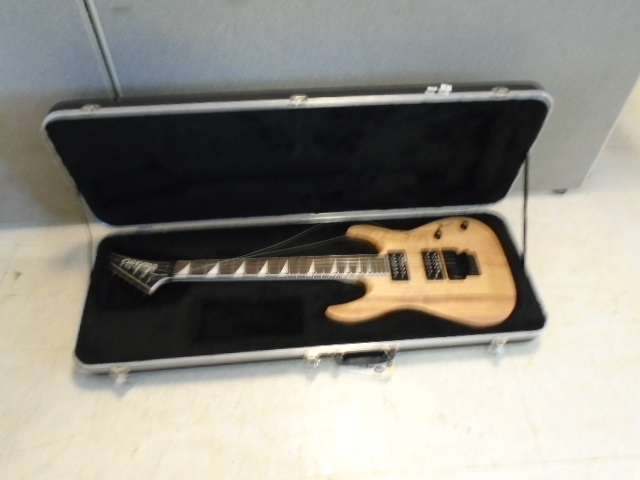 lot 7 image: Electric Guitar in Hard Case