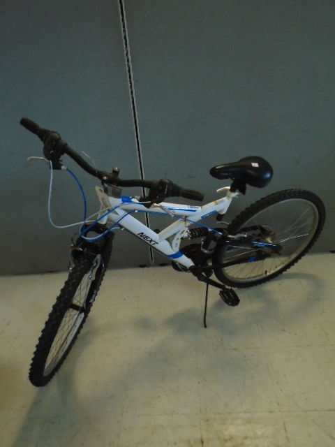 lot 11 image: Next 21 speed Bicycle