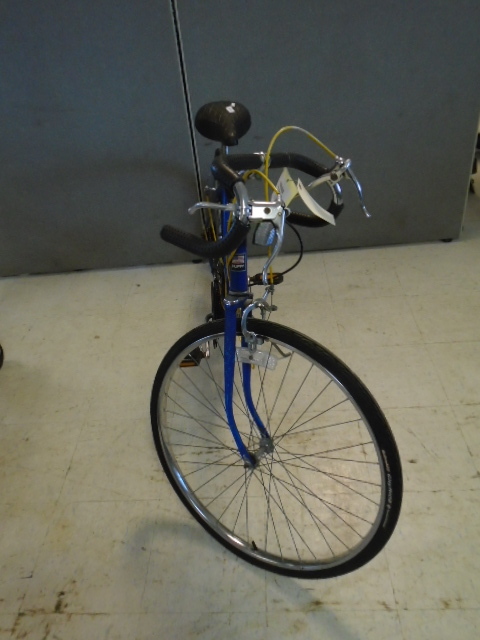 lot 42 image: Huffy SE Street Bicycle