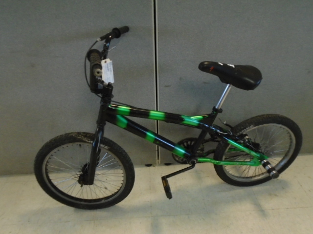 lot 36 image: BMX Style Bicycle