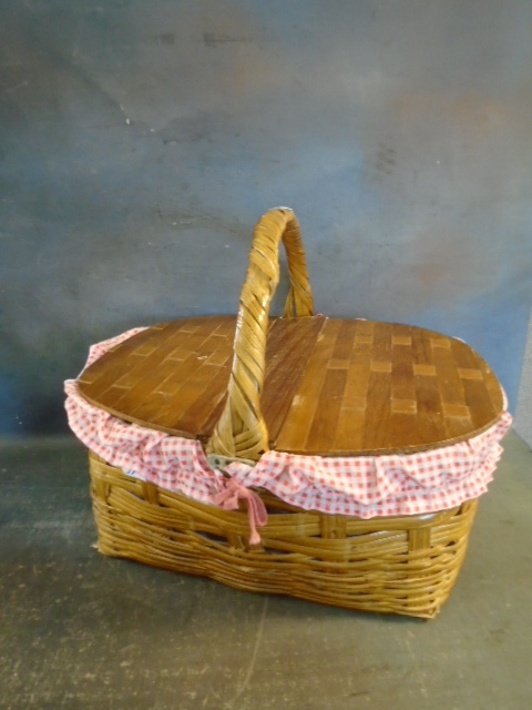 lot 35 image: Picnic Basket and More
