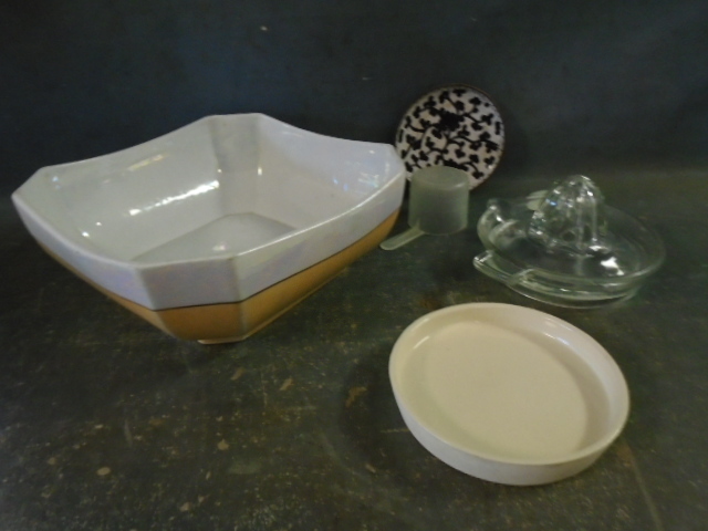 lot 54 image: Czechoslovakian China Serving Bowl and More