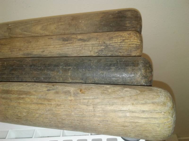 lot 42 image: 4 regulation size baseball bats.