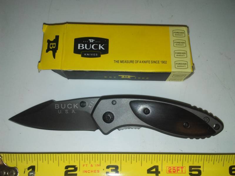 lot 45 image: New buck knife foldable pocket.