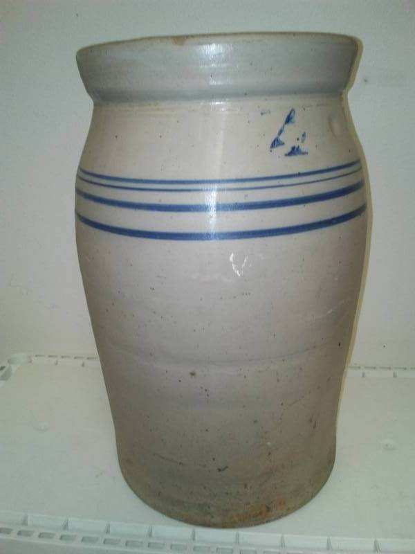 lot 58 image: Crock, 15 tall x 9 diameter. 4 gallon.