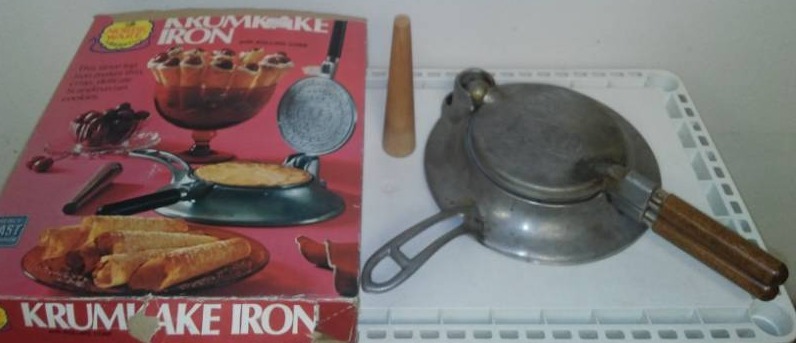 lot 59 image: Krumkake iron Nordic Ware, excellent condition.