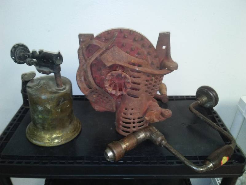 lot 81 image: Cast grinder, torch and drill.