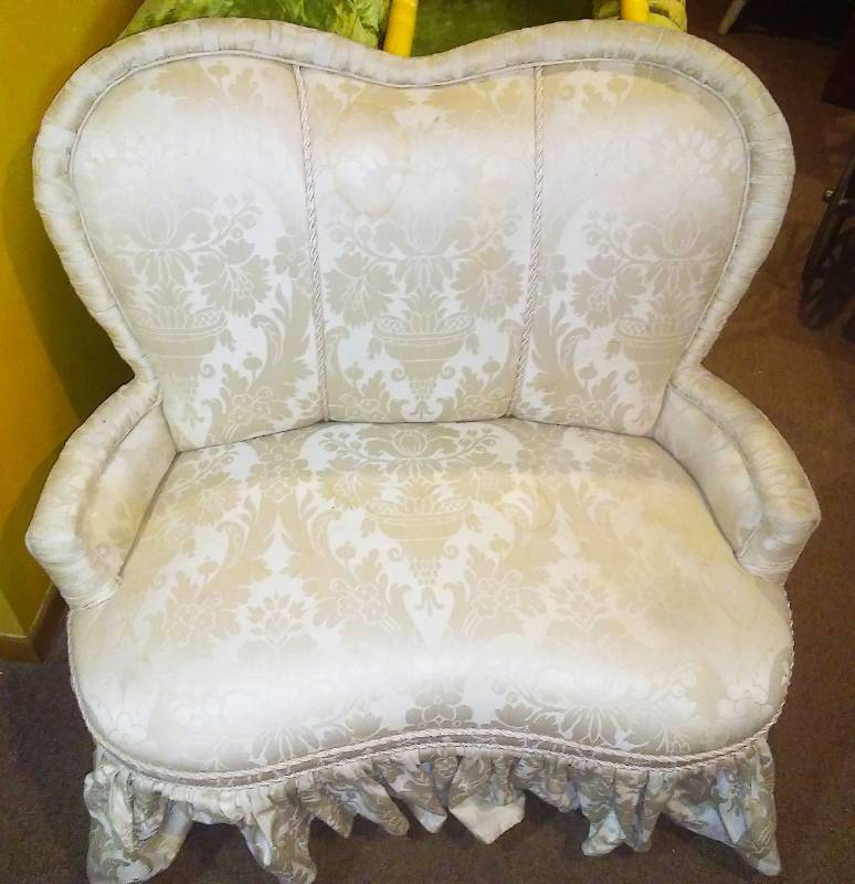 lot 103 image: Extra wide vintage chair