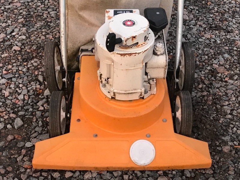 lot 8 image: Walk-Behind Lawn  Leaf Vac