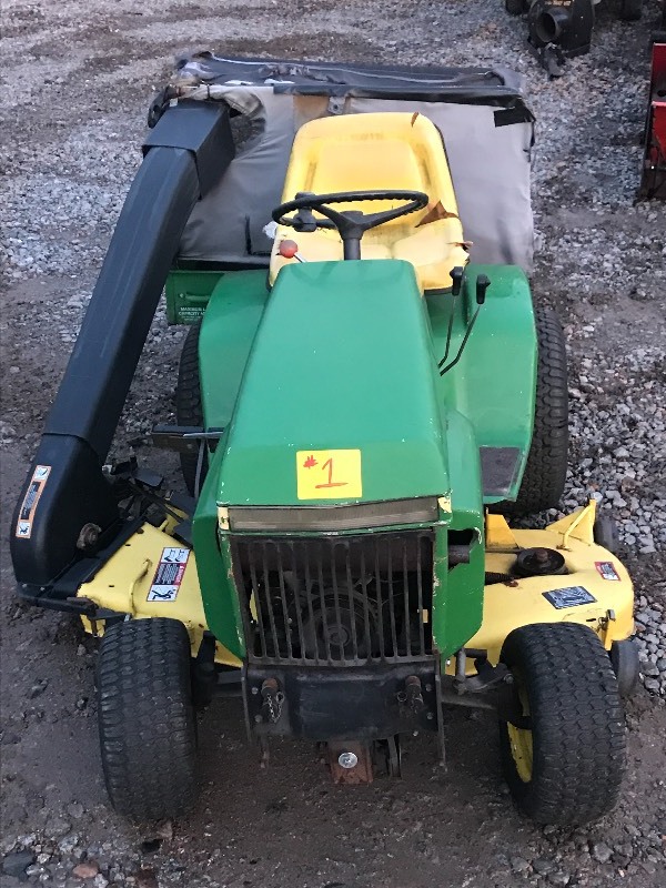lot 1 image: John Deere 317 Lawn Tractor