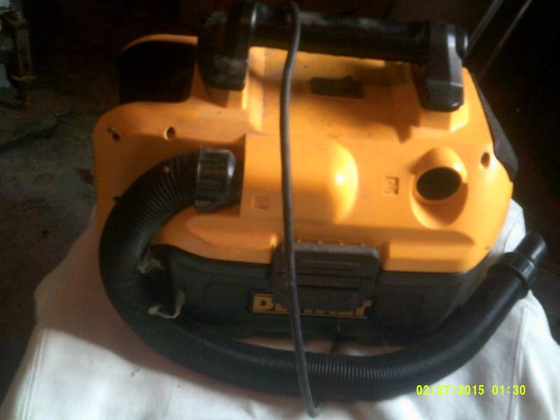 DEWALT SHOP VAC