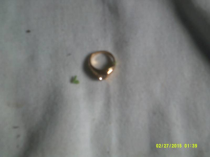 SZ 9 GOLD AND DIAMOND RING