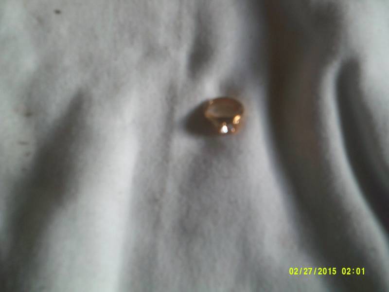 SZ 8 GOLD AND DIAMOND RING