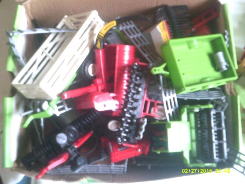 FARM TOYS AND ANIMALS