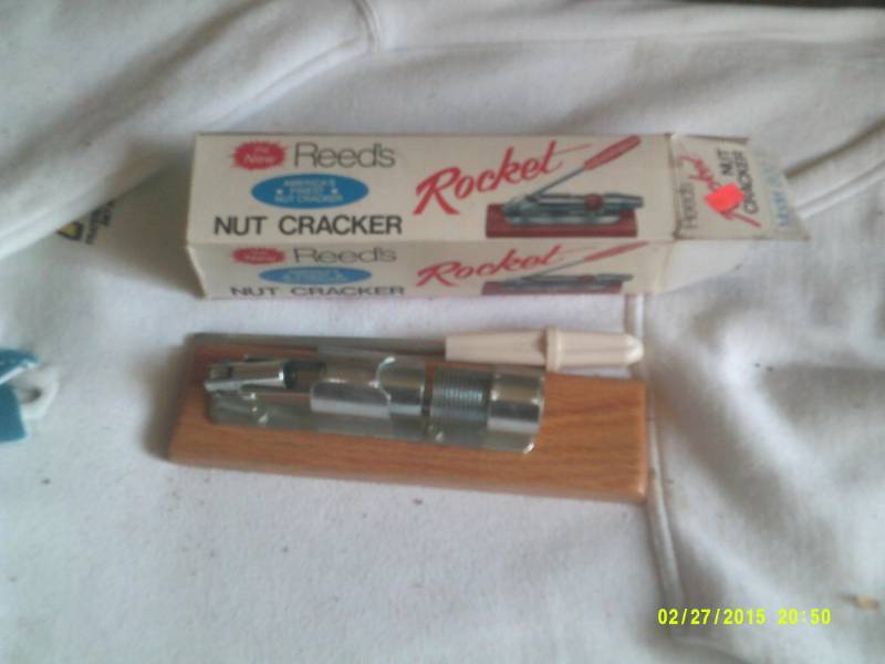 ROCKET NUTCRACKER