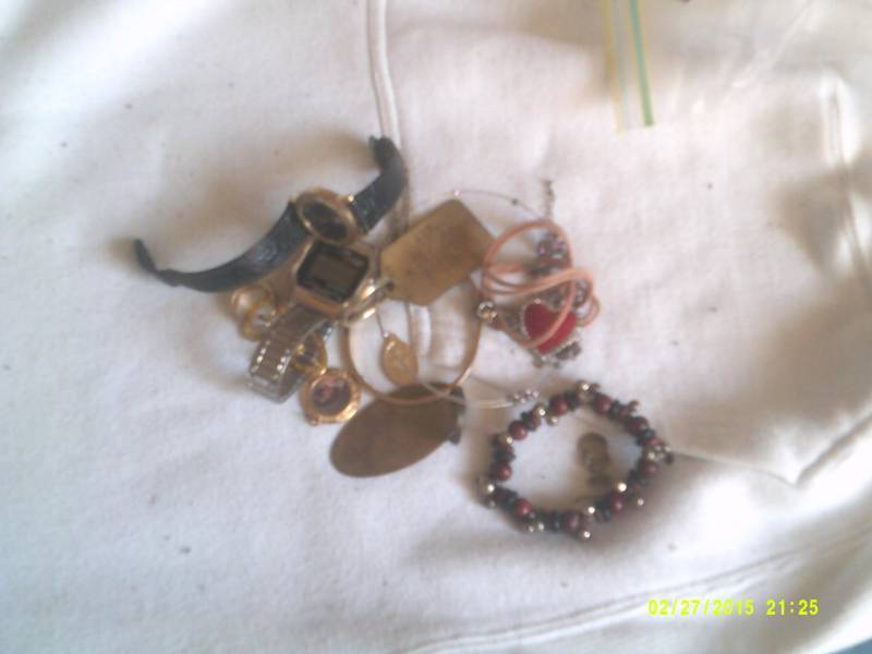 GOLD JEWLERY AND WATCHES MISC