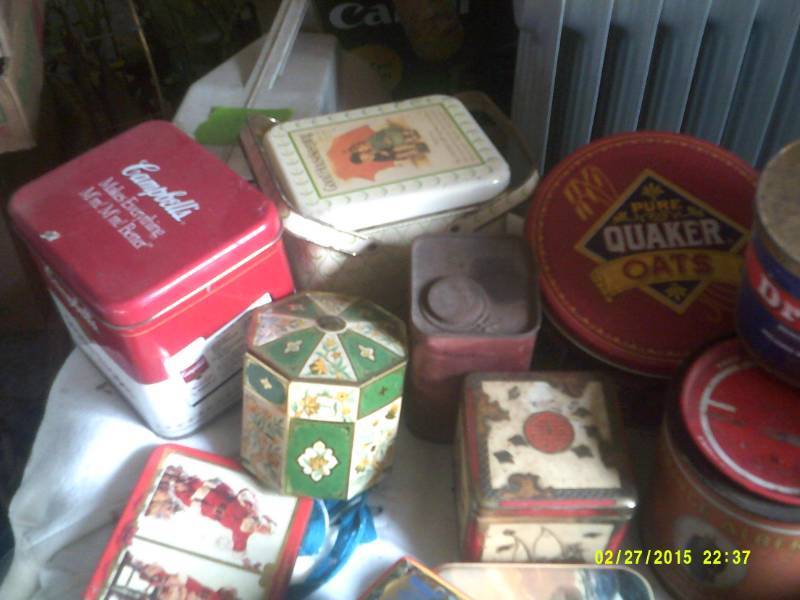 VINTAGE TINS