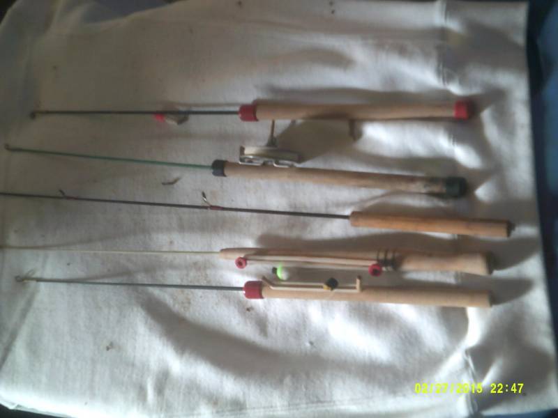 5 ICE FISHING RODS
