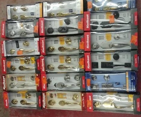 lot 10 image: Entry door handle sets, inspected as complete