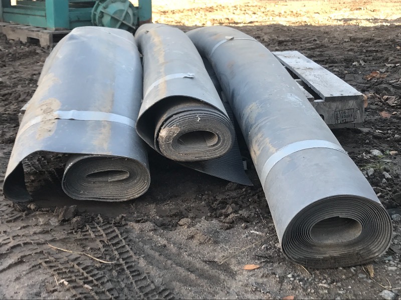 lot 4 image: (3) Rolls Of Rubber Floor Mats