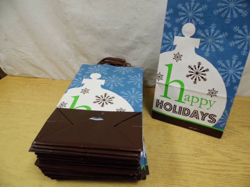 Lot of 50 Gift Bags - Happy Holidays