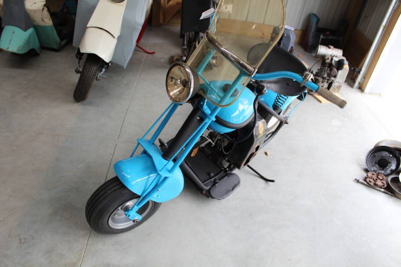 lot 176 image: 1950s Cushman Husky Eagle