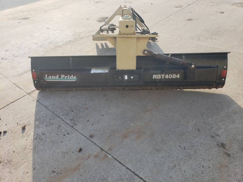 lot 2 image: Rear 3 Point Blade