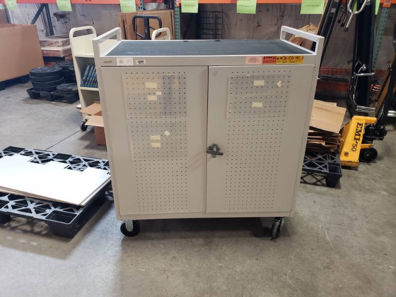 lot 20 image: Mobile Storage Cart