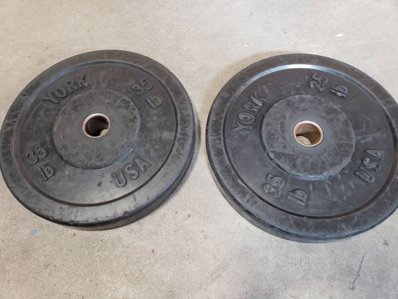 lot 27 image: 35Lbs Bumper Plates