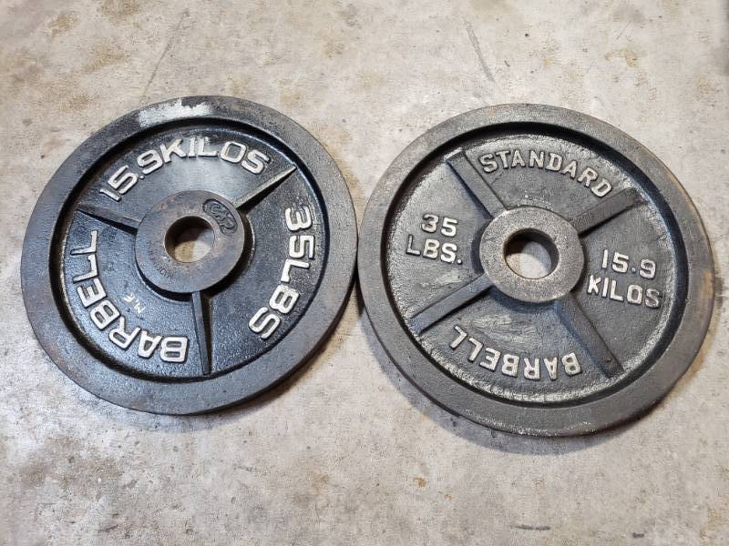 lot 29 image: 35Lbs Weight Plates