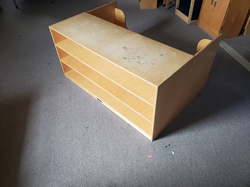 lot 58 image: Childrens Desk
