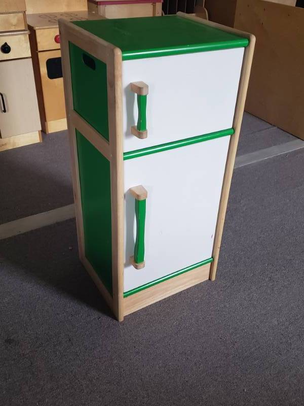 lot 71 image: Childrens Play Fridge