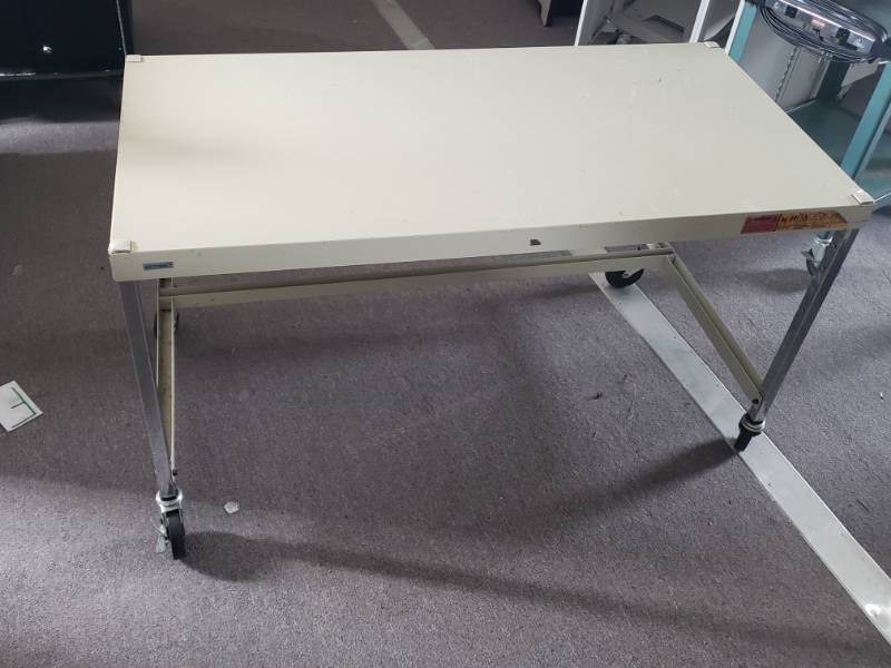 lot 78 image: Media Table