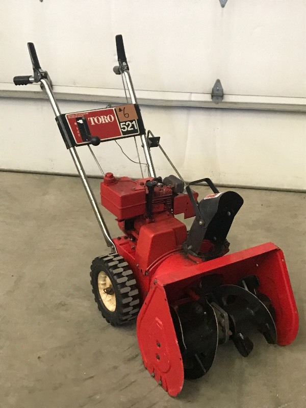 lot 6 image: Toro 521 Snow Blower