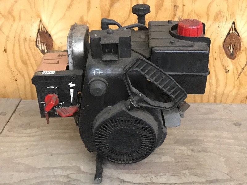 lot 17 image: Tecumseh 5HP Engine