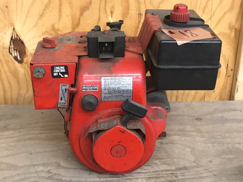 lot 18 image: Toro 7HP Engine