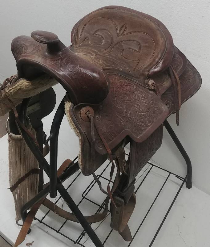 lot 3 image: Leather Saddle