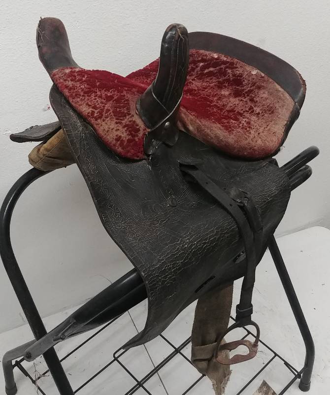 lot 7 image: English Side Saddle