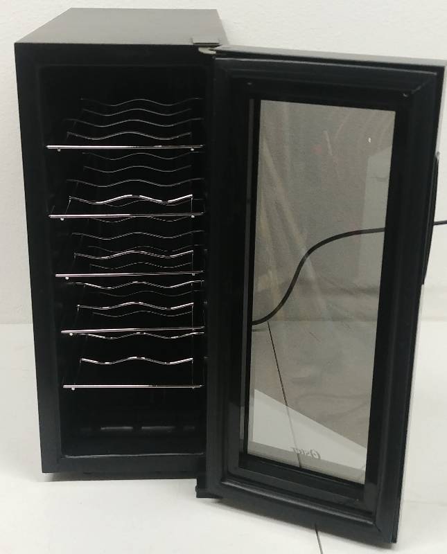 lot 13 image: Wine Chiller