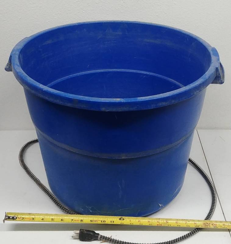 lot 17 image: Large Heated Water Barrell