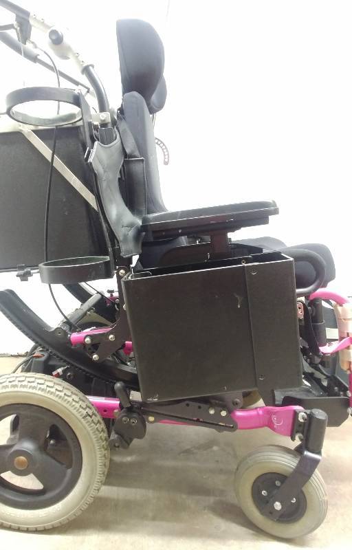 lot 25 image: Wheel Chair with accessories  power