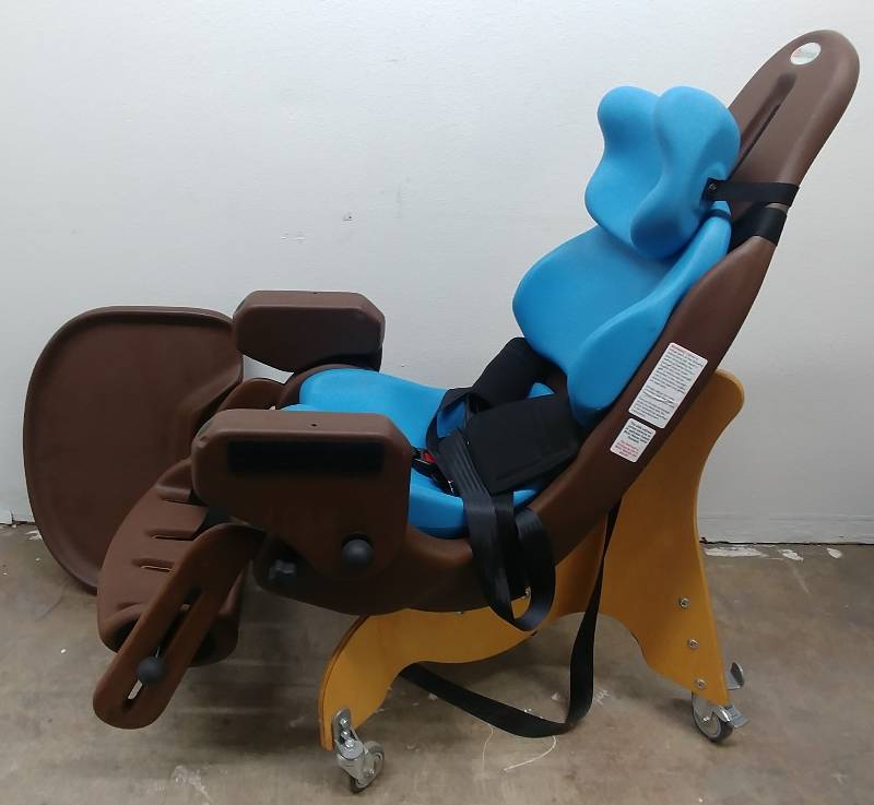 lot 27 image: Special Tomatoe Chair