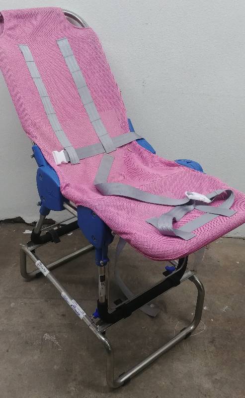 lot 28 image: Ultima Bathing Chair