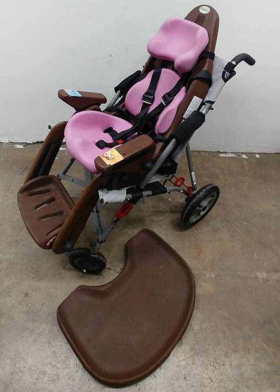 lot 30 image: Rolling Special Tomatoe Chair