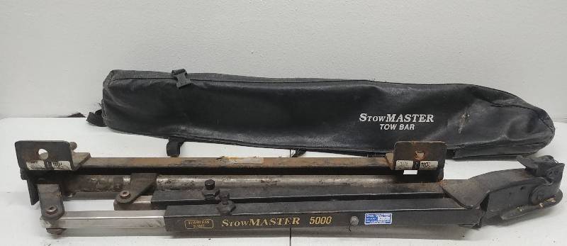 lot 35 image: Stow Master 5000 Collapsable Tow Bar  Bag