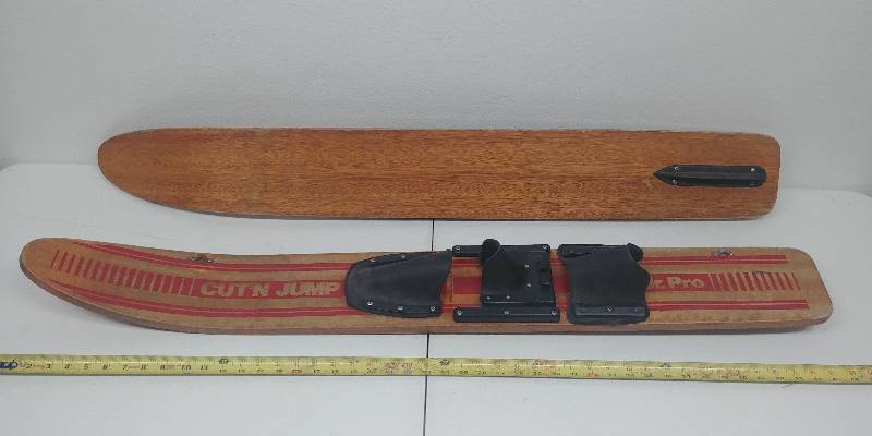 lot 43 image: CutN Jump Jr. Pro Wood Waterskis