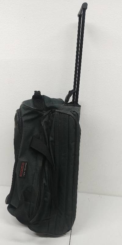 lot 72 image: Green Duffle Carry-on Travel Bag