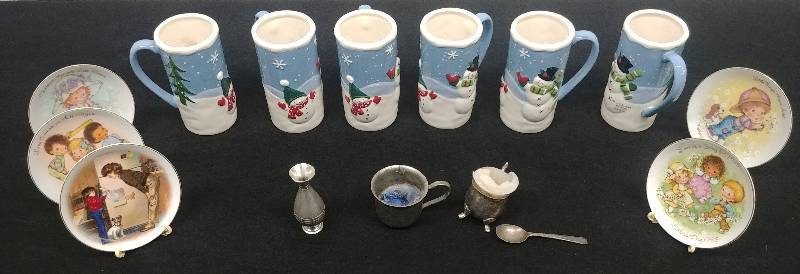 lot 130 image: Assorted Holiday Home Dcor