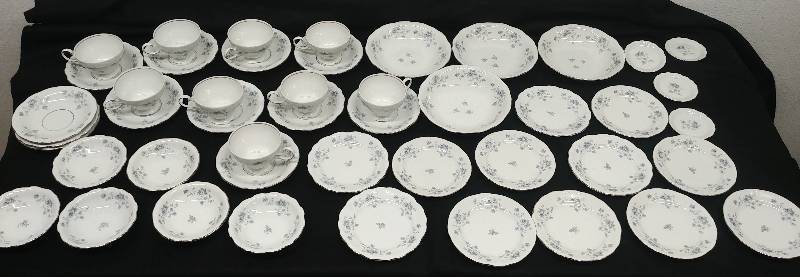 lot 133 image: Large Baverian China Set