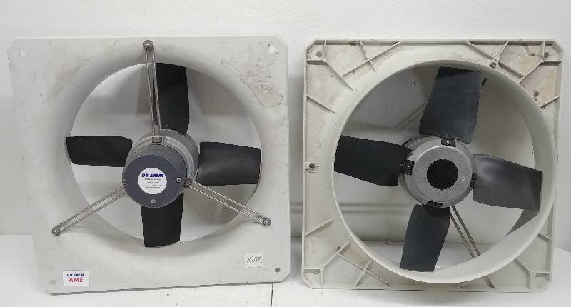 lot 142 image: Set of Dramm Heavy Duty Commercial Grade Fans - un-used like-new condition